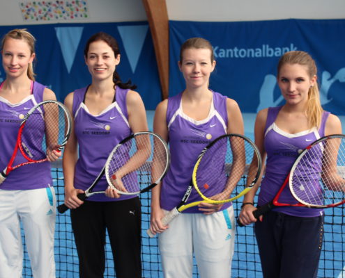 Damen 2. Liga: (Von links) Susanne Gamma, Darinka Baumann, Claudine Grünig, Vanessa Aschwanden. Foto: Ruedi Ammann